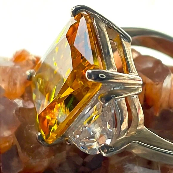 Bold Golden Yellow CZ 925 Sterling Silver Size 9 Large Cocktail Ring - Picture 4 of 8